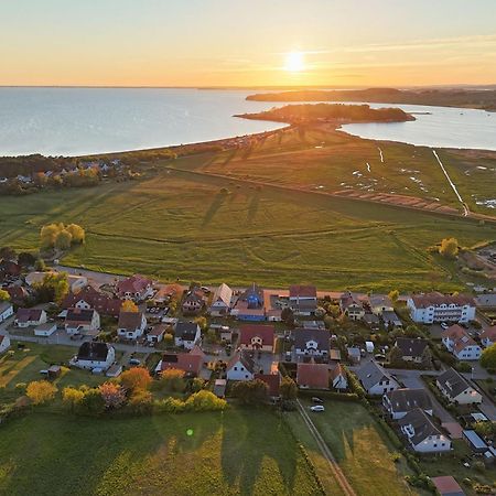Schicke Fewo Mit Terrasse, Gratis Nutzung Vom Ahoi Erlebnisbad Und Sauna In Sellin - Haus De Niege Wech Fewo 02 Thiessow Exterior foto